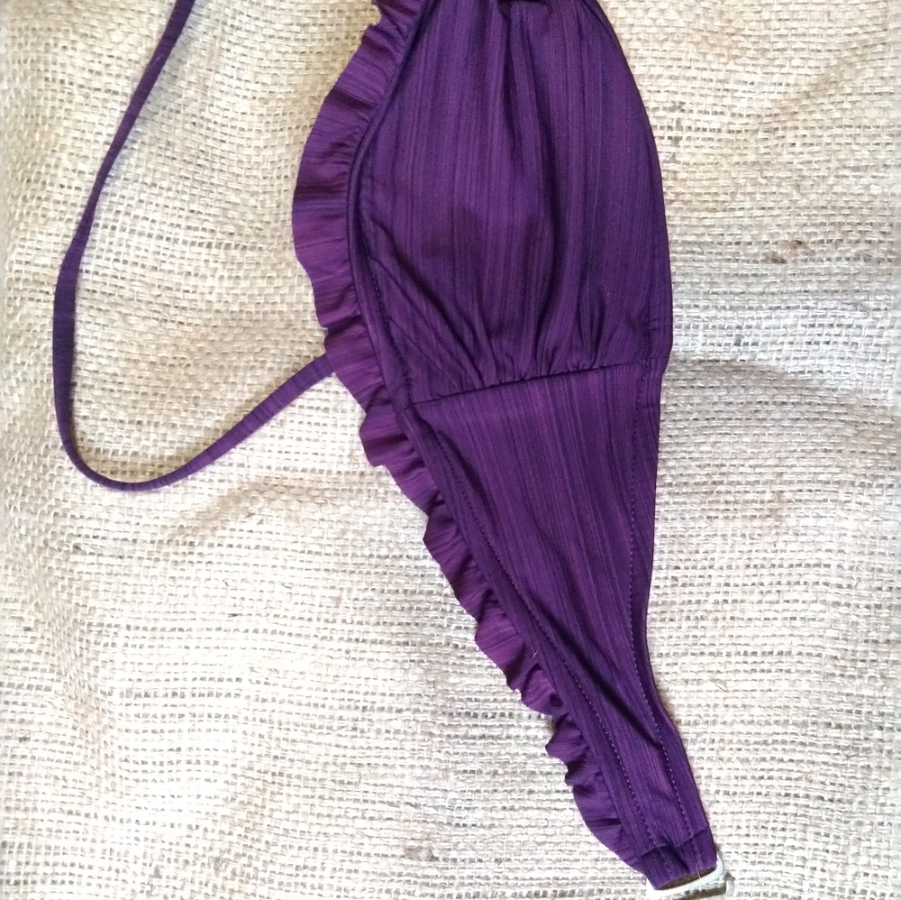 Last call! Ruffle Bandeau Bikini Top - Picture 6 of 10